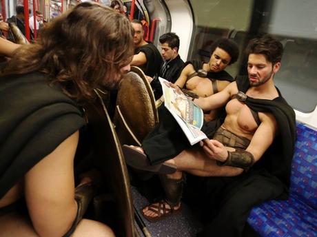 Des spartiates dans le métro ! Des spartiates dans le métro !