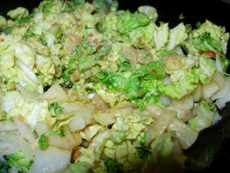 P’tite salade crudi : brocolis, chou rave et chou chinois. salade chou chinois cru (1)