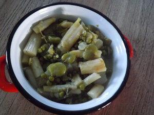 Ragoût de fèves, petits pois, asperges blanches du blayais