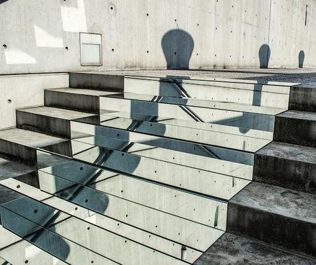 DESIGN : L’escalier en miroir de Shirin Abedinirad mirror-4