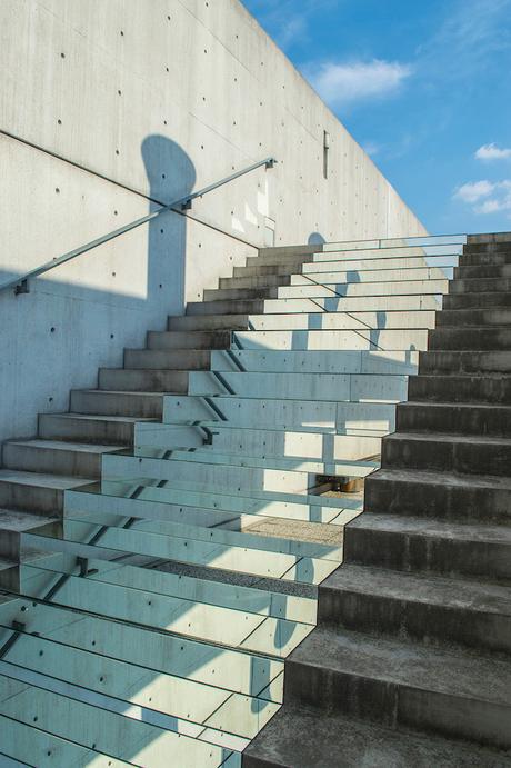 DESIGN : L’escalier en miroir de Shirin Abedinirad mirror-3