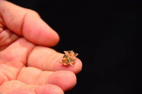 L’ère des mini-robots : découvrez UMOR, le robot capable de s’auto-plier, marcher, porter… L’ère des mini-robots : découvrez UMOR, le robot capable de s’auto-plier, marcher, porter…
