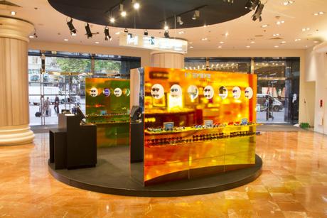 Italia Independent présente sa ligne EYEYE aux Galeries Lafayette Showroomprive.com propose des ventes privées à ses membres. Pour accéder à nos ventes privées, c'est simple il suffit de s'inscrire gratuitement en ouvrant un compte. Vous accéderez ainsi à plus de 20 ventes privées par semaine de grandes marques : vêtements (pantalons, pulls, manteaux, t-shirt, robes), accessoires de mode (lunettes de soleil, cravates, montres, bijoux), maroquinerie (sacs à main, portefeuilles, etc.), cosmétique, lingerie, enfants (jouets et vêtements), décoration et équipement pour la maison et bien d'autres produits ! Showroomprive.com le meilleur de la vente privée sur Internet.