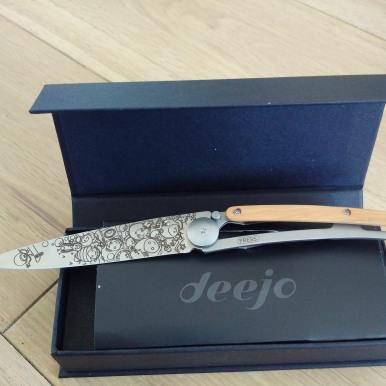 Découvrez le couteau ultra-léger et personnalisable de Deejo !