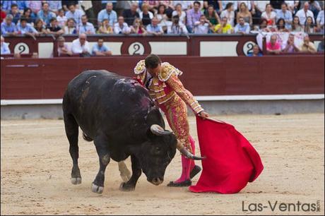 MADRID ; RAFAELILLO PINCHE UN GRAND MIURA foto2