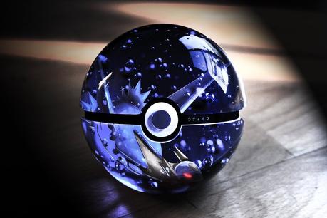 Des pokéballs comme si elles existaient vraiment! Des pokéballs comme si elles existaient vraiment!