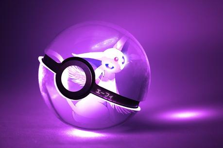 Des pokéballs comme si elles existaient vraiment! Des pokéballs comme si elles existaient vraiment!