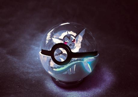Des pokéballs comme si elles existaient vraiment! Des pokéballs comme si elles existaient vraiment!