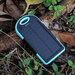 Top 5 des chargeur solaire étanche Description:
Il s'agit d'une nouvelle 5000MAH Chargeur de batterie Banque d'alimentation énergie solaire avec double USB, qui est spécialement conçu pour le téléphone portable et a une grande performance d'étanchéité à l'eau/antichoc/poussière. Ut...