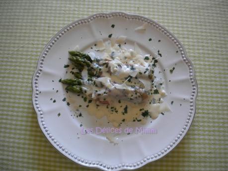 Asperges vertes à la crème de parmesan et au jambon de Parme Asperges vertes à la crème de parmesan et au jambon de Parme