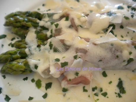Asperges vertes à la crème de parmesan et au jambon de Parme Asperges vertes à la crème de parmesan et au jambon de Parme 2
