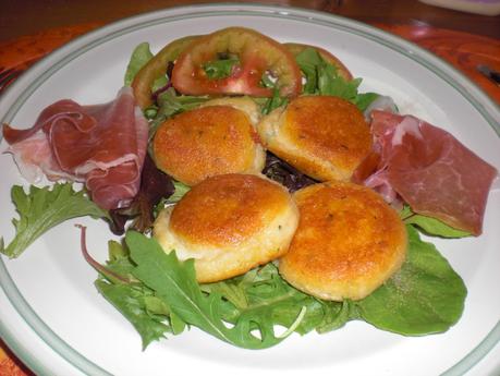 UN TOUR EN CUISINE (406) : BOULETTES DE MOZZARELLA PANEES