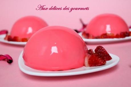 DÔMES FRAISE INSERT PISTACHE DÔMES FRAISE INSERT PISTACHE