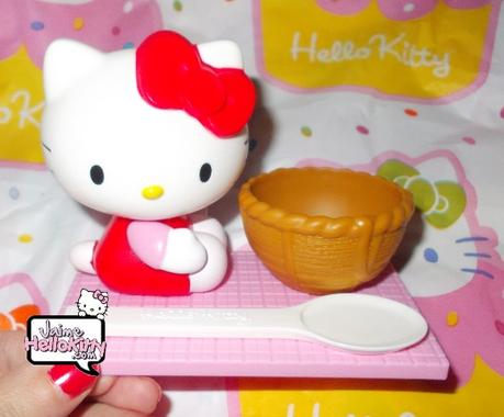 Happy Meal Hello Kitty : Les emporte-pièces http://www.jaimehellokitty.com/images/IMG2015/mcdohappymealhellokittycoquetier.jpg