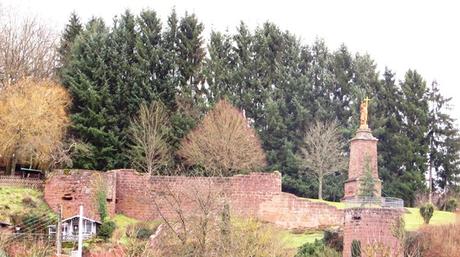 Restauration du Château du Weckersburg à Walschbronn Walschbronn château