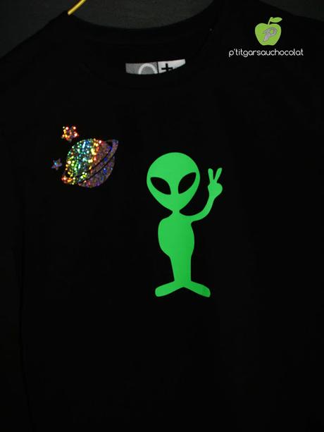 Cool Alien {T-shirt noir enfant customisé} Cool Alien {T-shirt noir enfant customisé}