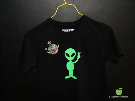 Cool Alien {T-shirt noir enfant customisé} Cool Alien {T-shirt noir enfant customisé}