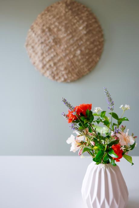 Avant-après : Mon mur et mon séjour changent de couleur Mon_nouveau_mur_vert_de_gris_blog_DECOuvrir_design