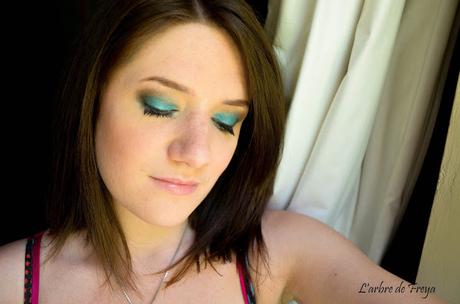 Comment porter du turquoise sur les yeux? Comment porter du turquoise sur les yeux?