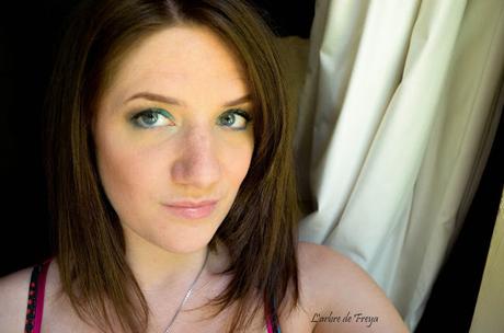 Comment porter du turquoise sur les yeux? Comment porter du turquoise sur les yeux?