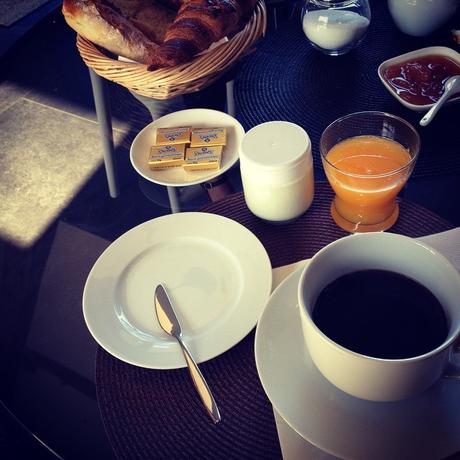 Un grand café, please ! #lundisadeuxdaliceetzaza Un grand café, please ! #lundisadeuxdaliceetzaza