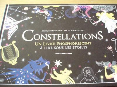 Constellations, une livre phosphorescent à lire sous les étoiles