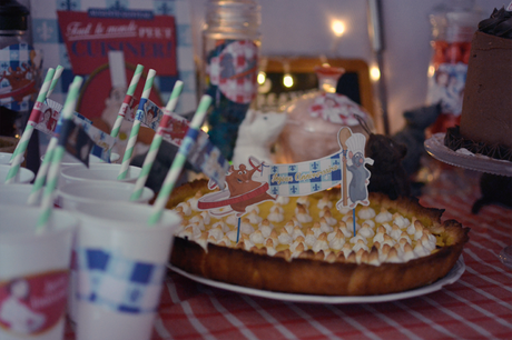 comment faire une sweet table d'anniversaire. Conseils déco et recettes pour une sweet table Ratatouille de Disney. Ratatouille birthday, Ratatouille party, anniversaire thème Ratatouille; recette tarte citron meringuée facile sans beurre, layer cake Kinder Bueno Nutella comment faire une sweet table d'anniversaire. Conseils déco et recettes pour une sweet table Ratatouille de Disney. Ratatouille birthday, Ratatouille party, anniversaire thème Ratatouille; recette tarte citron meringuée facile sans beurre, layer cake Kinder Bueno Nutella
