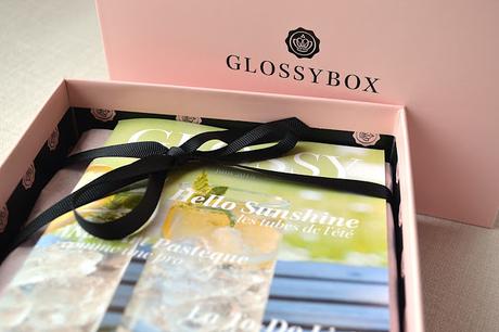 On dit bonjour au soleil avec la Glossy Box de juin