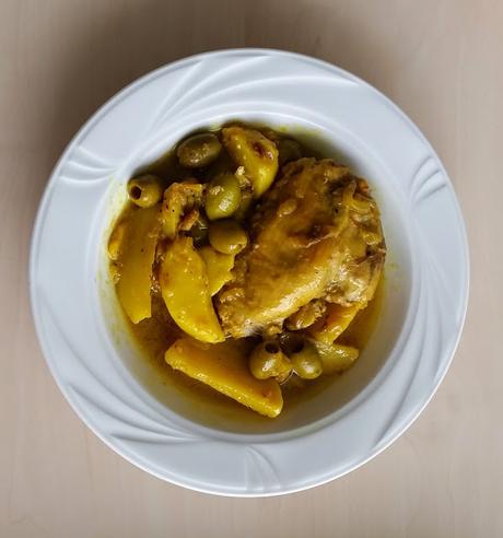 Tajine de Poulet aux olives, citron confit et safran - Chicken, olive, preserved lemon and saffron tagine