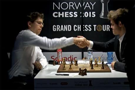 Comment le champion du monde d'échecs Magnus Carlsen a-t-il pu jouer aussi mal hier contre son compatriote Jon Ludwig Hammer? - Photo © site officiel 