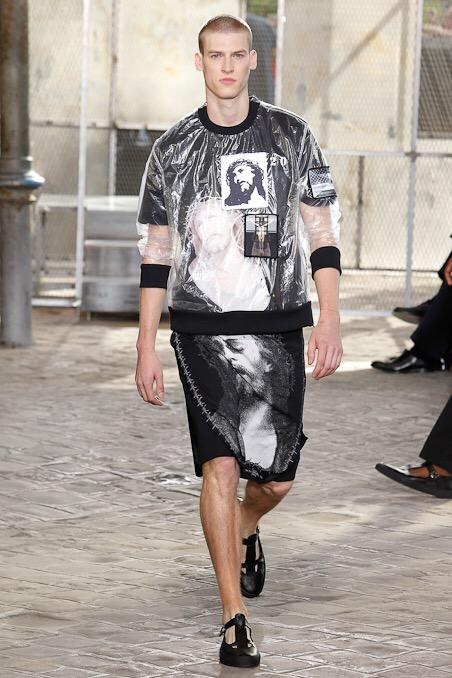 Le défilé masculin Givenchy, été 2016...