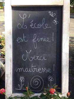 L'ecole est fini ronde des fleurs L'ecole est fini ronde des fleurs