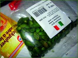 Cake aux pistaches, noisettes et chocolat noir Image Hosted by ImageShack.us