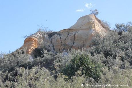 Une journée d’adrénaline en famille sur Fraser Island Les falaises colorées des Pinnacles