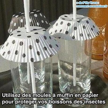 Utilisez des Moules à Muffins Pour Empêcher les Insectes de Toucher Votre Verre Utilisez des moules à muffin en papier pour protéger vos boissons des insectes 