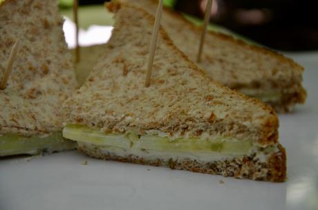 Club sandwiches concombre / fromage ail fines herbes