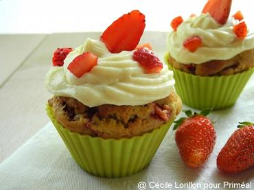 Cupcakes bio aux fraises et chocolat blanc, sans oeuf