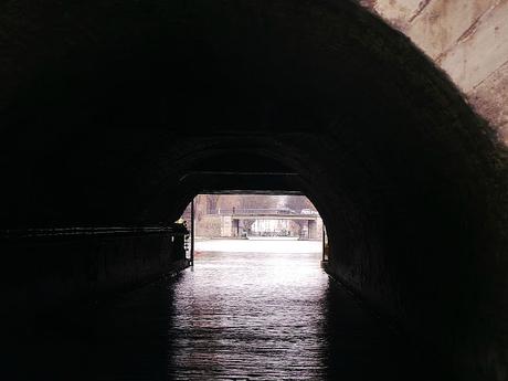 Balade au fil de l’eau sur le Canal Saint-Martin