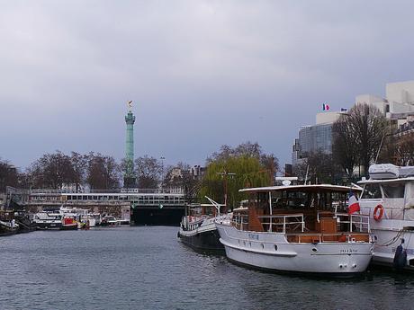 Balade au fil de l’eau sur le Canal Saint-Martin