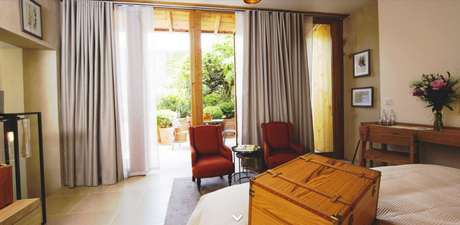 Notre coup de coeur de cet été: l’hôtel de la Villéon, symbole du luxe à la française villeonroom2