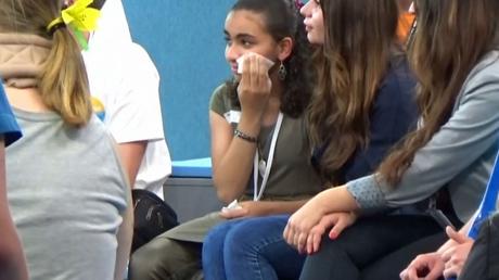 L'Ange Allemand & La Palestinienne en Larmes L'Ange Allemand & La Palestinienne en Larmes