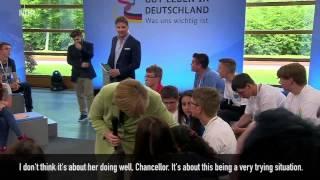 L'Ange Allemand & La Palestinienne en Larmes L'Ange Allemand & La Palestinienne en Larmes