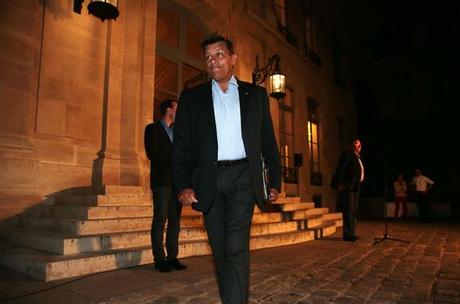 Que reprochent ses détracteurs à Xavier Beulin, patron de la FNSEA ? Xavier Beulin à la sortie du ministère de l'agriculture, le 21 juillet.