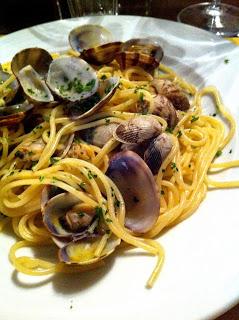 A propos de gondoles, de vongole, de Madone ... et de chat sourd A propos de gondoles, de vongole, de Madone ... et de chat sourd