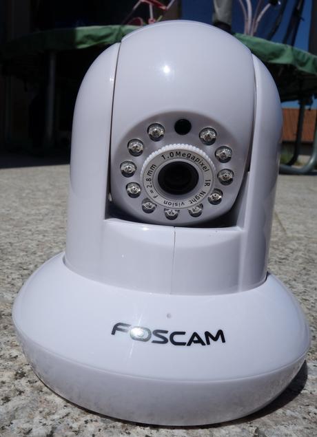 Avis sur la caméra IP Foscam FI9821P HD Wi-Fi Ethernet foascam3