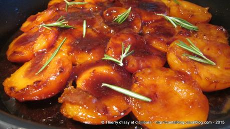 Tarte tatin abricots et romarin TARTE TATIN ABRICOTS ROMARIN
