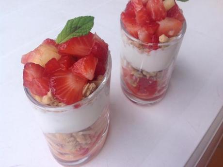 Verrine pêche fraise muesli et fromage blanc Image 63