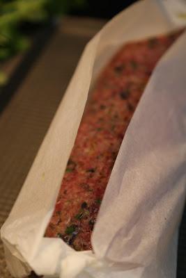 Pain de viande aux olives, tomates séchées et basilic