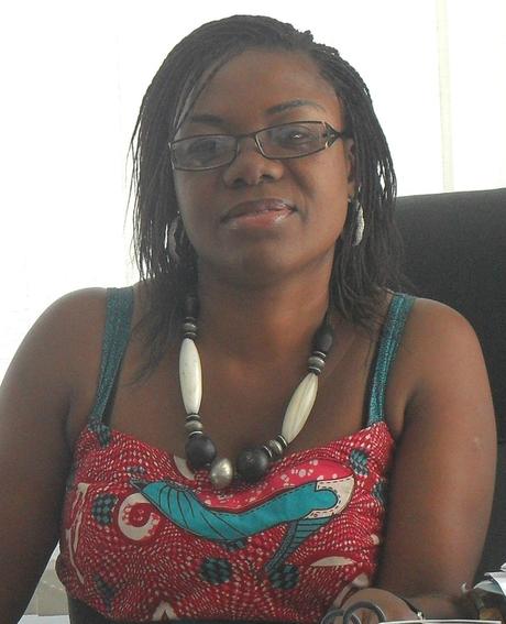 Thérapie aux abords du quai, de Huguette Nganga Massanga Thérapie aux abords du quai, de Huguette Nganga Massanga