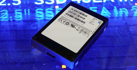 Samsung dévoile un SSD de 16 To